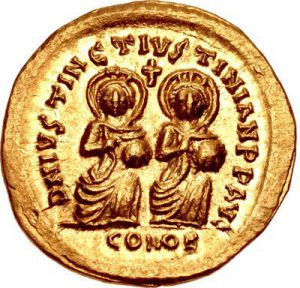 Солид Юстина І и Юстиниана І, выпущенный во время короткого периода их официального совместного правления в 527 г.