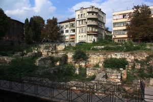 Руины римских терм – "немое свидетельство" об античном Одессосе/Одиссе – в центре современной Варны.