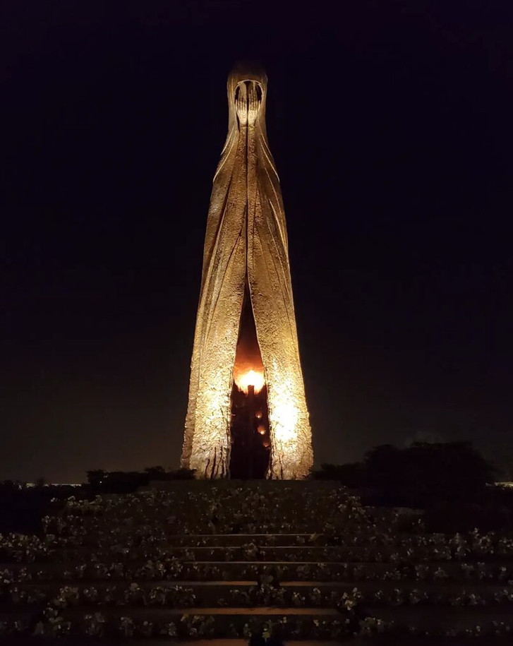 Скульптурна композиція «Матерям переможців». Парк «Патріот»